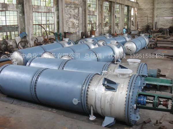 如何正確選購離心式刮板薄膜蒸發(fā)器？中鼎化工告訴您技巧。