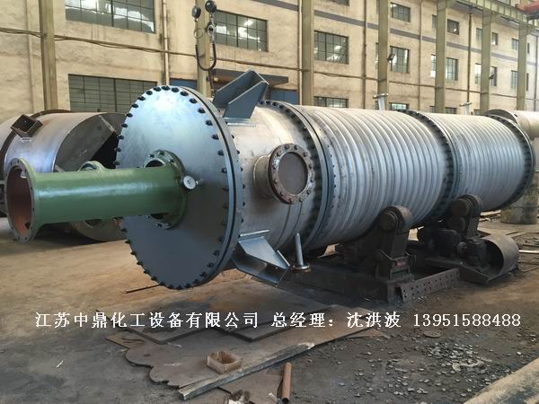 外盤(pán)管式刮板薄膜蒸發(fā)器