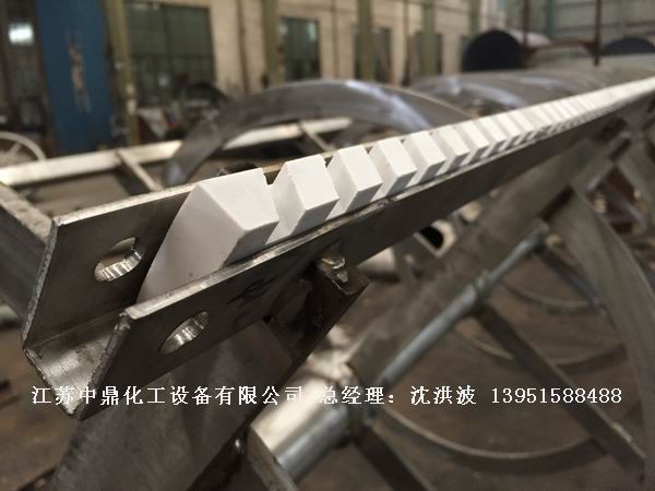 外盤(pán)管式刮板薄膜蒸發(fā)器